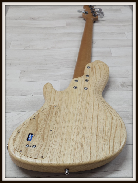 Sadowsky Custom Shop Single Cut 24-5 Walnut, Natural Transparent Satin, 2nd Hand